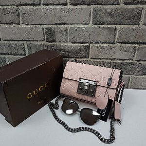 Женская розовая сумка GUCCI из кожи