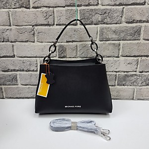 Женская черная сумка MICHAEL KORS PORTIA MEDIUM SAFFIANO из сафьяновой кожи