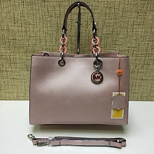 Женская розовая сумка MICHAEL KORS Cynthia из натуральной кожи