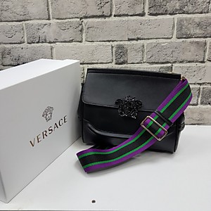 Женская чёрная сумка VERSACE из кожи
