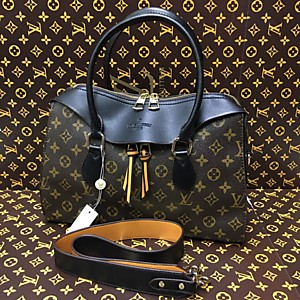 Женская сумка LOUIS VUITTON из натуральной кожи