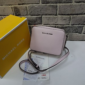 Женская светло розовая сумка MICHAEL KORS Jet Set Large Saffiano Leather Crossbody из сафьяновой кожи