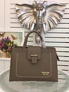 Женская коричневая сумка PRADA